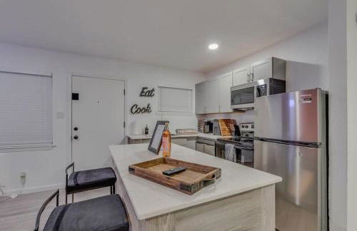 NEW Montrose Gem! Central to Museum District & Downtown Houston - Foto 2