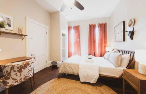 Entire Duplex 2 APTS & 6 BDRS near Forsyth Park! - Foto 3