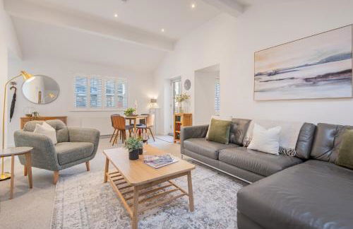 The Old Weigh House - Photo 2