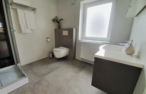 Apartment mit Küche, 2 Einzelbetten, Dusche, Parkplatz, schnellem Internet, ADA7 - Foto 10
