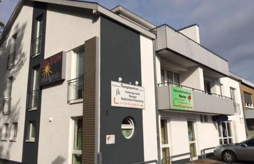 Wohnung mit 2 Einzelzimmer gemeinsamer Küchen/Bad/Balkon-Nutzung - Foto 3