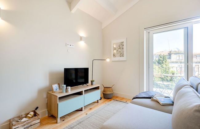 Porto Downtown Studio with Balcony - Foto 1