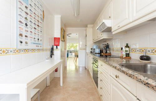 SeaBreezeHeaven - Sea View Apartment, Pool & Spacious Terrace with BBQ - 50m from Sant Pol Beach - Foto 42