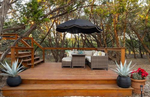 Feed Deer and Chickens Cozy Cottage 8 min to Boerne - Photo 5