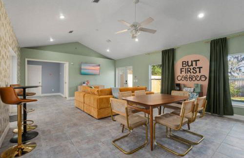 Sunny Auburndale Retreat with Pool - Photo 8