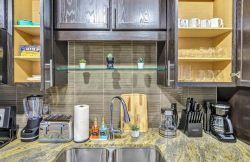 Luxury Apt King Bed+Indoor Parking+ Pool+Gym+2TV's - Foto 27