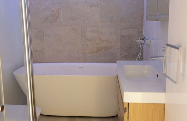 2ndhomes 144 m2 Stylish 3BR Center Home - Foto 22