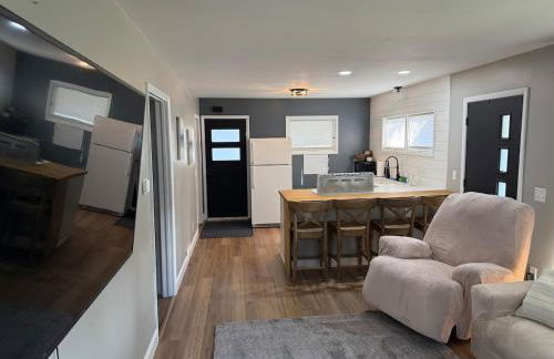 Home away from home with private yard - Foto 1