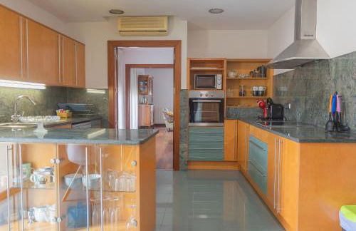 Mazi Apartments Colón - Photo 8