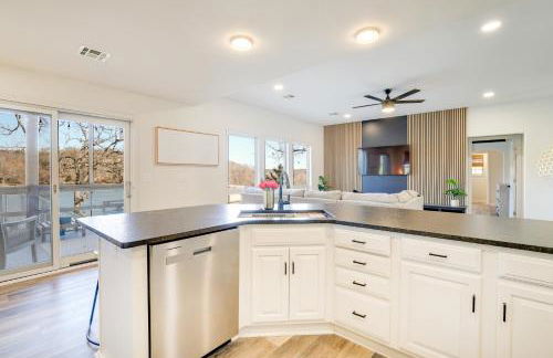 Lakefront Retreat with Game Room in Bella Vista! - Foto 7