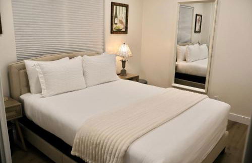 2 Masters, Newly renovated with new furnishings - 4BR 3BA - Photo 37