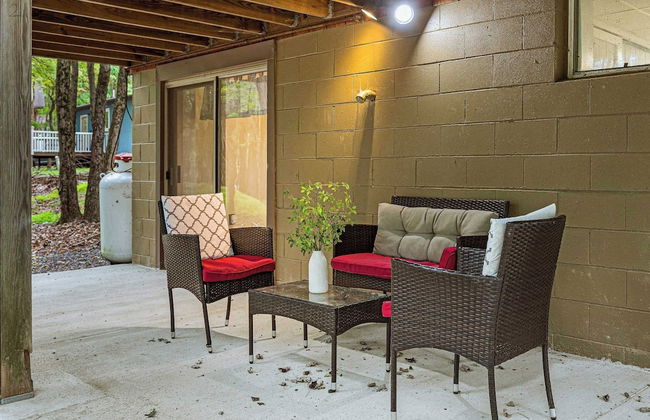 Frolic on Fern by Avantstay Enclosed Deck w/ Forest Views, Bar - Photo 27