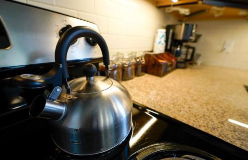 Industrial Escape 2bd 2bath - Photo 17