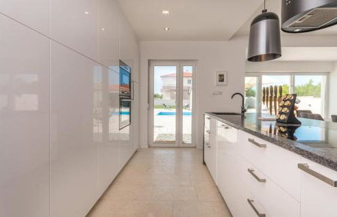 4 Bedroom Cozy Home In Donja Jagodnja - Foto 26