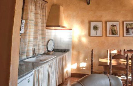 Charming House in Estepa with Mountain View - Photo 6