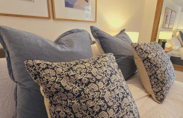 The Bogside Haven - Heart of Derry - Photo 8