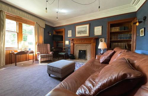 Balloan House - Photo 8