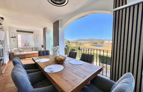 Stunning front line apartment with golf and mountains view - Foto 9