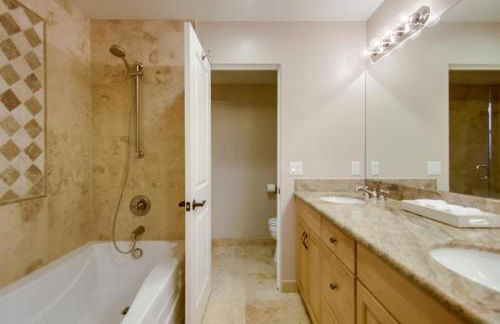 Bay View Dream Home - IndoorOutdoor Living, Rooftop & Steps to Bay - Foto 18