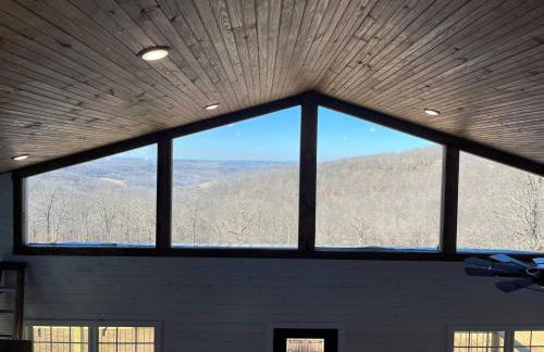 Ozark Escape - Hot Tub Mountain Views and Near Buffalo River - Photo 6