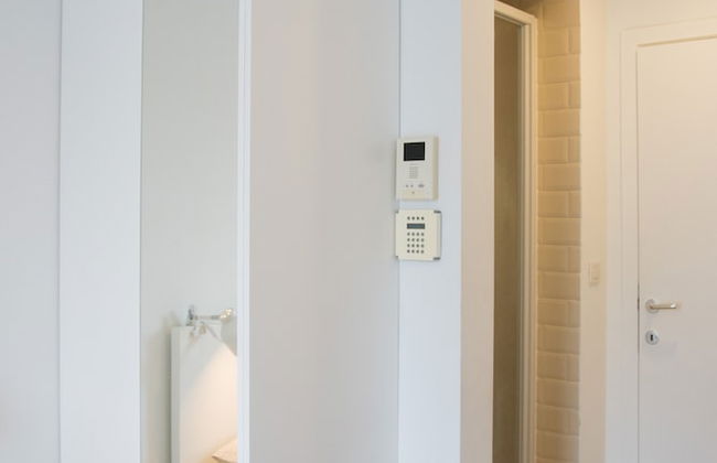 Charming Triplex Near Avenue Louise - Photo 11