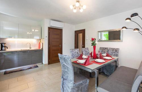 House Zrile with garden and jacuzzi - Foto 12