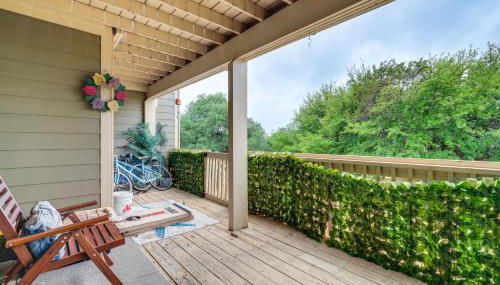 Lago Vista Golf Getaway with Decks and Pool Access! - Foto 4