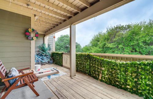 Lago Vista Golf Getaway with Decks and Pool Access! - Foto 4