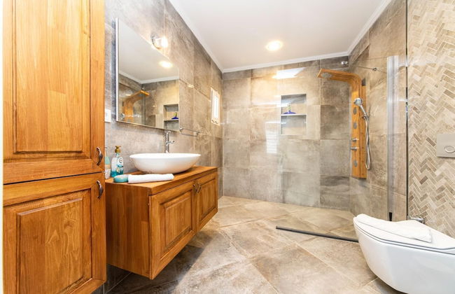 Sea View Huge Private Villa With Terrace in Bodrum - Photo 22