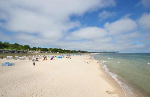 mit Meerblick und Balkon, gratis Nutzung vom AHOI Erlebnisbad und Sauna in Sellin - Meeresblick FeWo 33 - Foto 14