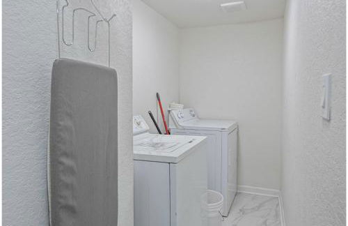 Glorius Amazing 2BR1BA Stay Near Lively Downtown - Foto 13