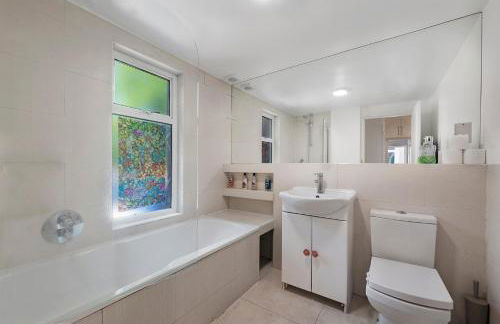 Shaa Road 2 Bedroom Flat Ground Floor Sleeps 6 - Foto 6