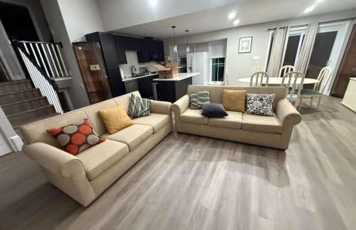 Spacious 5 bedroom single family home sleeps 12 with driveway near DC - Foto 1