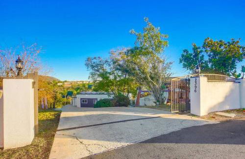 Large Pool Home on Two Acres with Views! - Foto 38