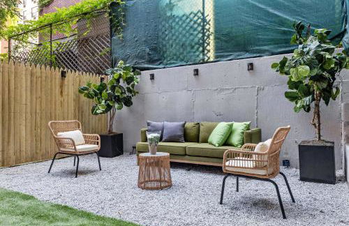 Brownstone 2 Bed with Private Backyard near Subway - Foto 1