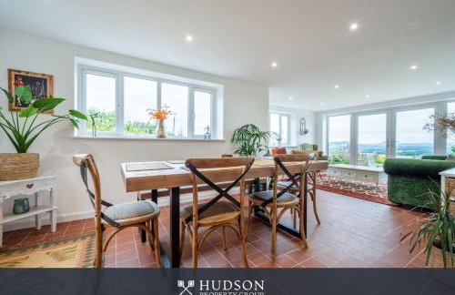 Modern Snitton Cottage & Gardens - Photo 1