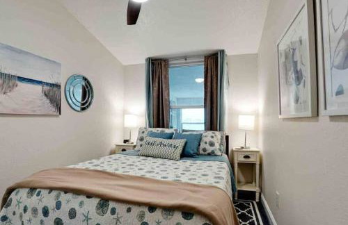 "Seaglass" Dazzles with Exceptional Bay Views! - Foto 19