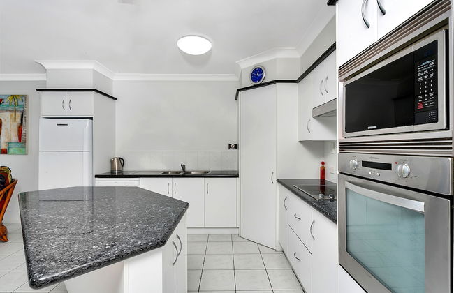 Beachfront Apartments on Trinity Beach - Photo 12