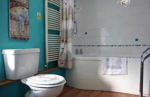 Mariners Cottage - Waters edge Fisherman's Cottage, Harbour & Sea Views & Free Dedicated Parking - Photo 46