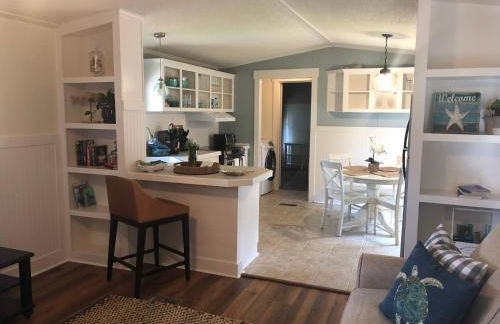 Beaufort SC New Renovation, Close to Parris Island, Historic Downtown, Beautiful Beaches, Sleeps 7 - Photo 3