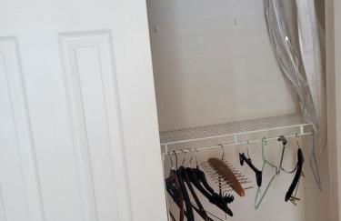 Great 4BR Home Near Emerald Pointe & Downtown - Foto 57