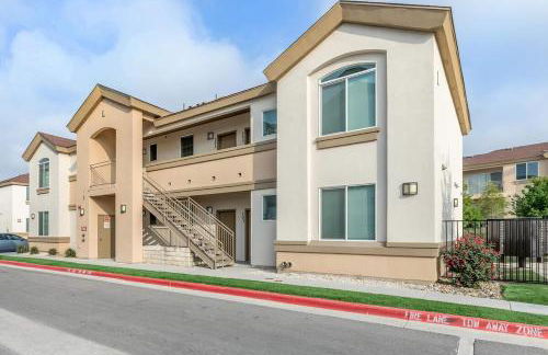 Stylish 1BHK Retreat in City - Photo 5