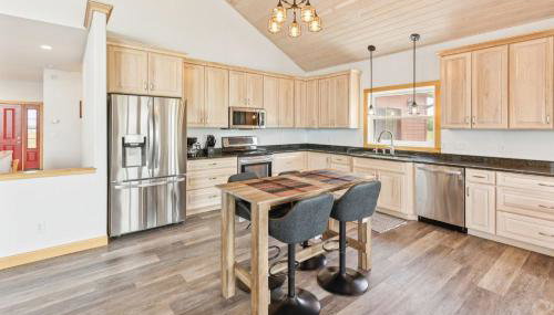 Lakeside 4BR Retreat Private, Peaceful & Scenic villa - Foto 4