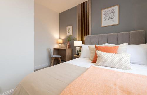 Spacious Modern 2BR - Parking - Workspace Area, Ideal for Contractors & Long Stays - NordStay - Foto 9