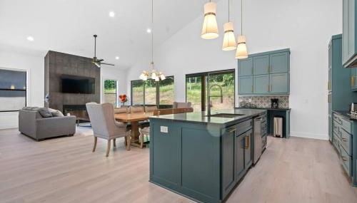 Modern Retreat 10 min-Oaklawn BBQ grill Pavillion Kids playground - Foto 2