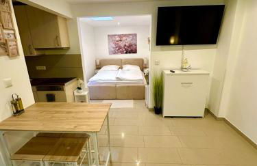 WOLFÜHLOASE am Hamburg Airport - Photo 18