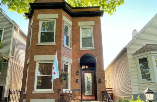 Irving Park updated vintage top unit 2-flat - Photo 7