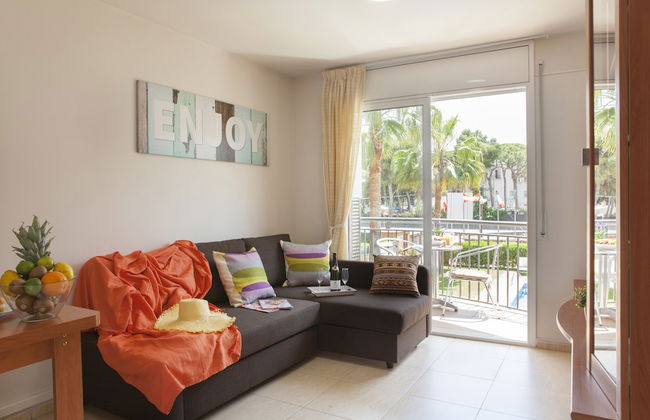 Velor Apartments - Photo 16