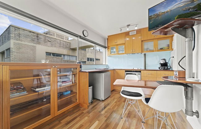 Heart Of The City Minutes From Macleay Street - Photo 9