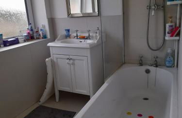 Peaceful Room Overlooking Nature & dedicated bathroom - Foto 5